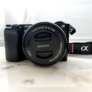 Sony Αlpha a6000 Mirrorless Camera - Full Bundle!!
